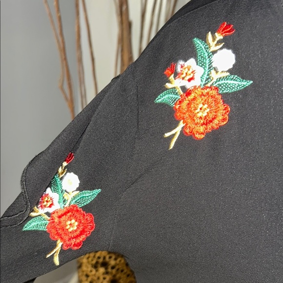 Red and Black Embellished Boxy Blouse - Picture 3 of 8